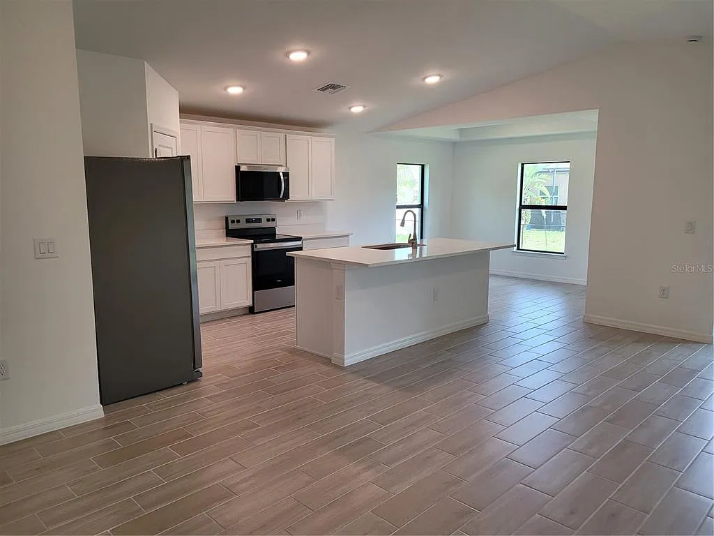 3 bed, 2.0 bath, 1535 sqft, $2,000 — Photo 4