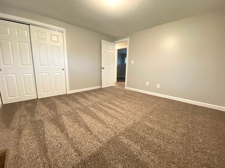 4421 Grayson St — Photo 10