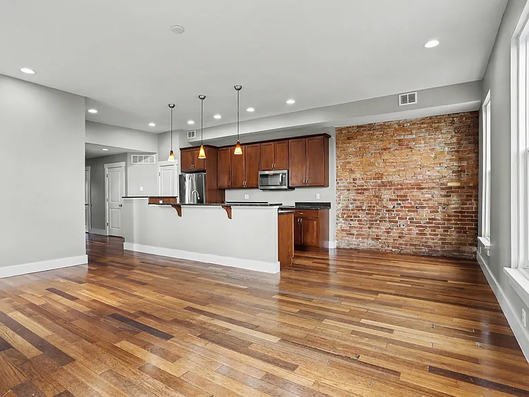 280 E Michigan Ave — Photo 5