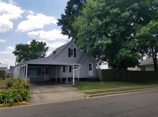 147 E 7th St, Roxana, IL 62084