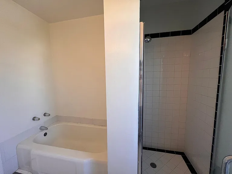 314 N Saint Andrews Pl #3 — Photo 7
