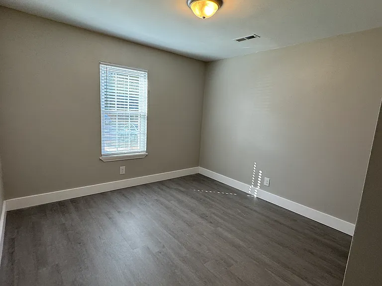 404 Miami St — Photo 10