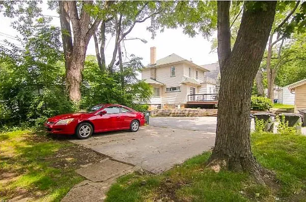 1265 W Clifton Blvd — Photo 17