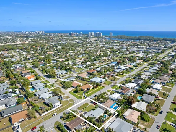 216 NE 32nd Street, Boca Raton, FL 33431