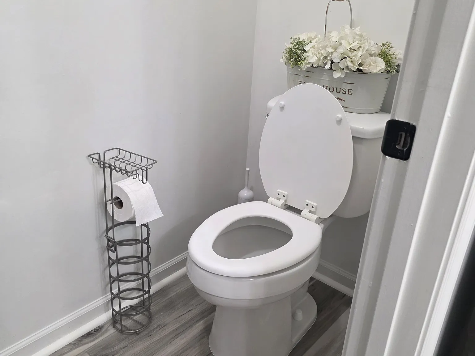 4 bed, 2300 sqft, $3,500 — Photo 3