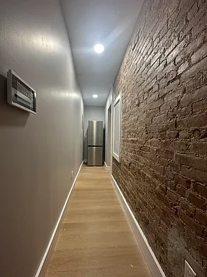 Rented by Peter R. Hungerford, LREB | media 4