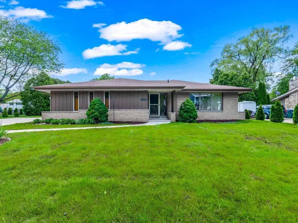 5836 Glen Flora DRIVE, Greendale, WI 53129