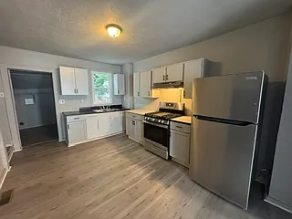 321 Walnut St — Photo 2