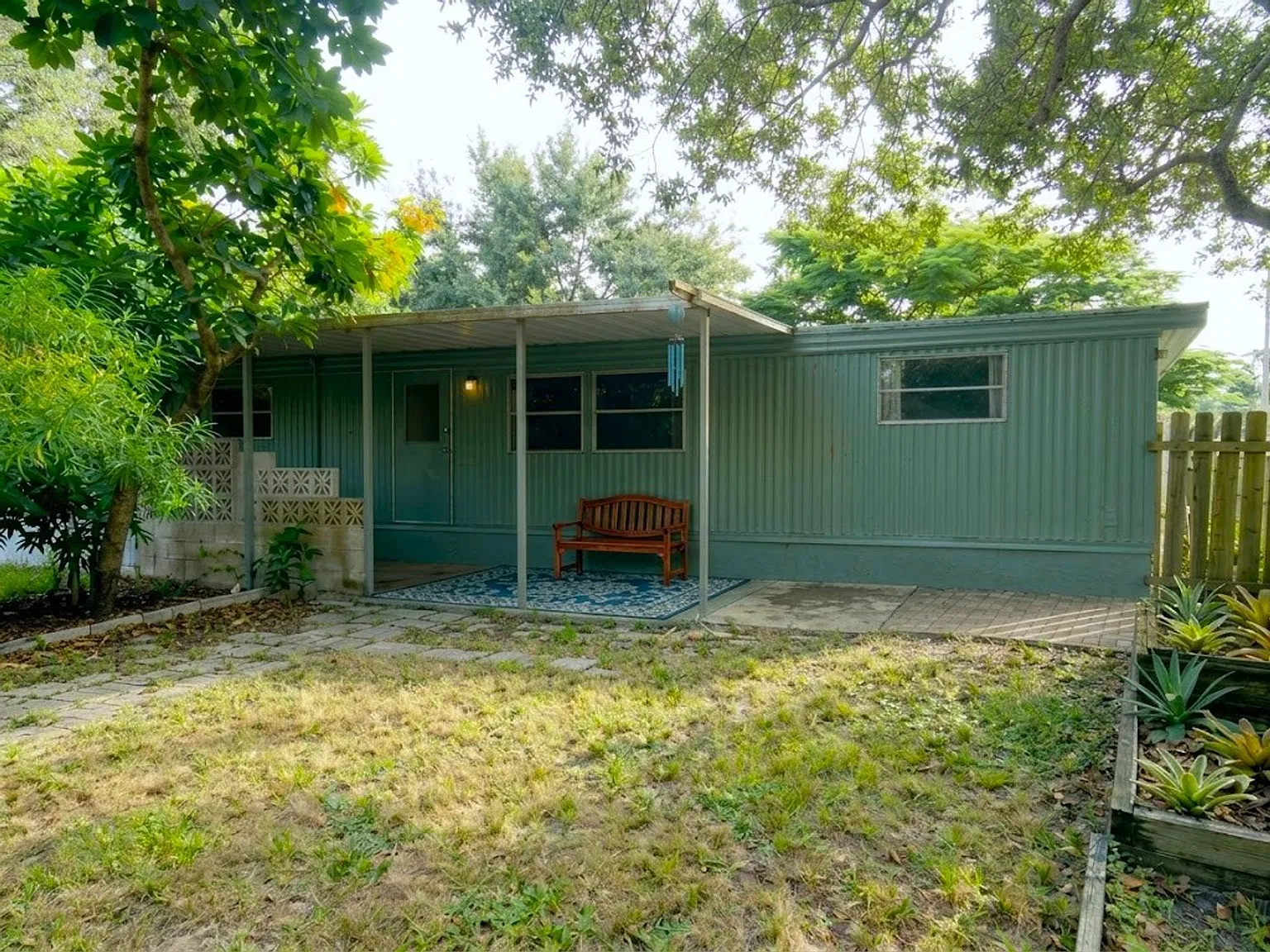 1/1 In N. Ft. Myers... Elctric, Water, & Internet Included! — Photo 3
