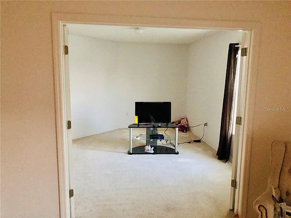 5th image of 543 Brighton Ct
