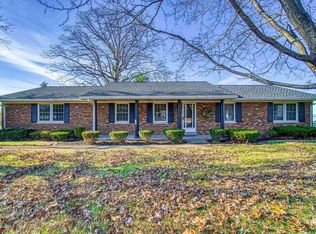 5624 Spring Lake Dr, Evansville, IN 47710