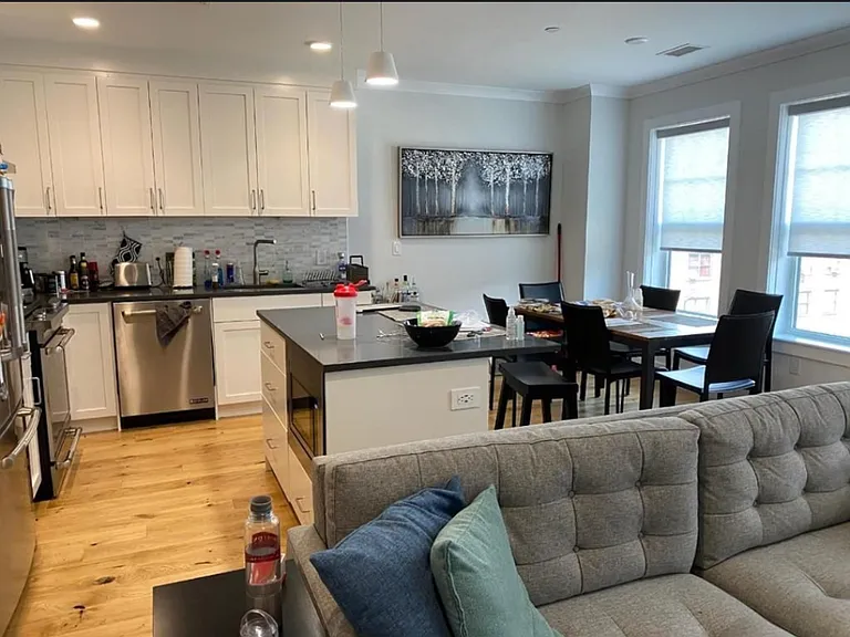 30 Polk St #206 — Photo 1
