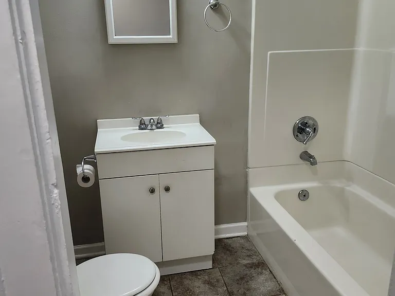 105 Alpine Dr — Photo 16