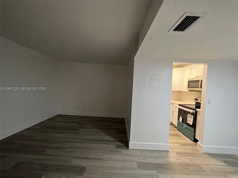 5050 NW 7th St #511 — Photo 9