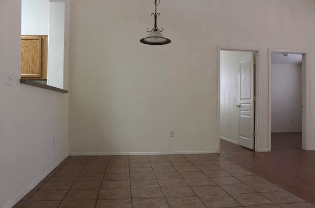 3 bed, 1270 sqft, $1,795 — Photo 2