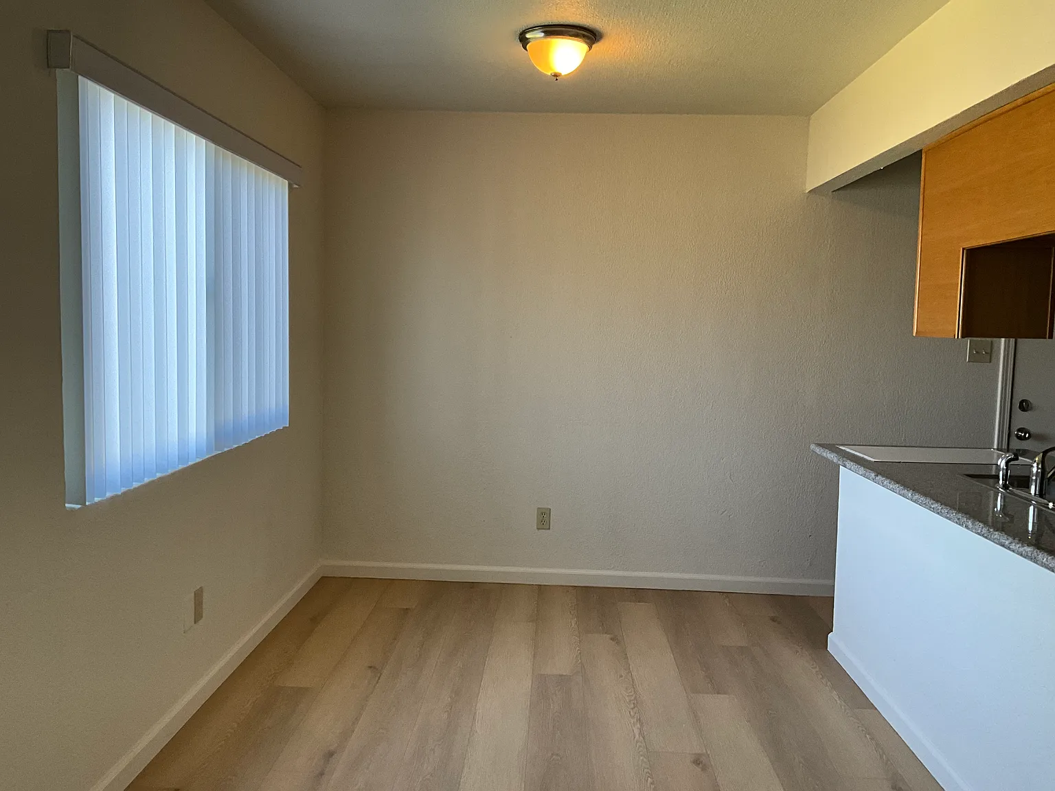 2 bed, 900 sqft, $1,600 — Photo 4