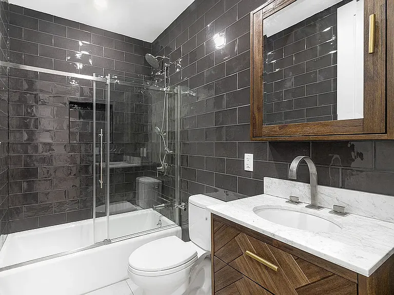 119 W 10th St #1 — Photo 8