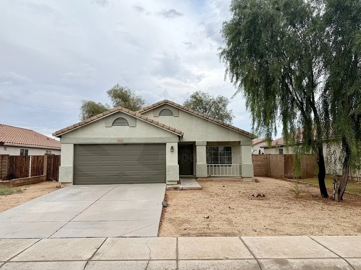 4 bed, 2.0 bath, 1480 sqft, $1,799 — Photo 1