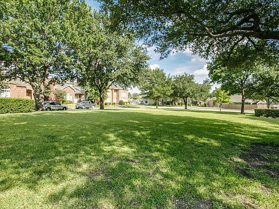 3rd image of 7825 Hardwick Ct