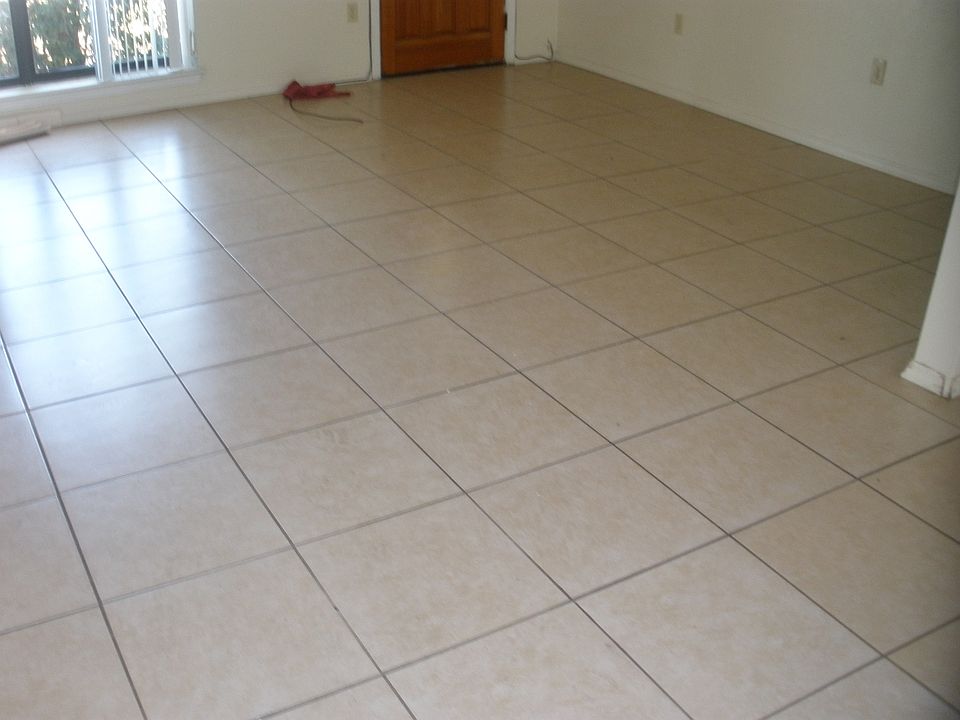 2nd image of 636 Yucatan Dr