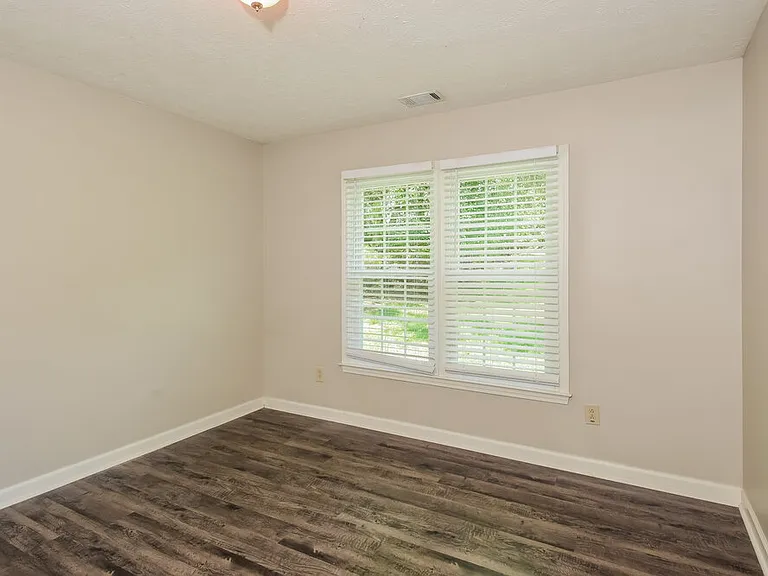1290 Shamrock Hill Cir — Photo 12