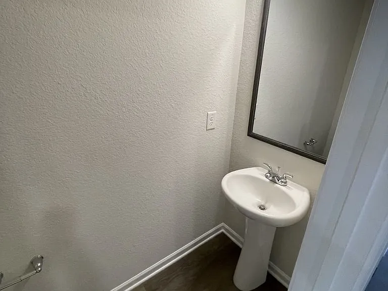 2062 Wiggins Village Dr — Photo 15