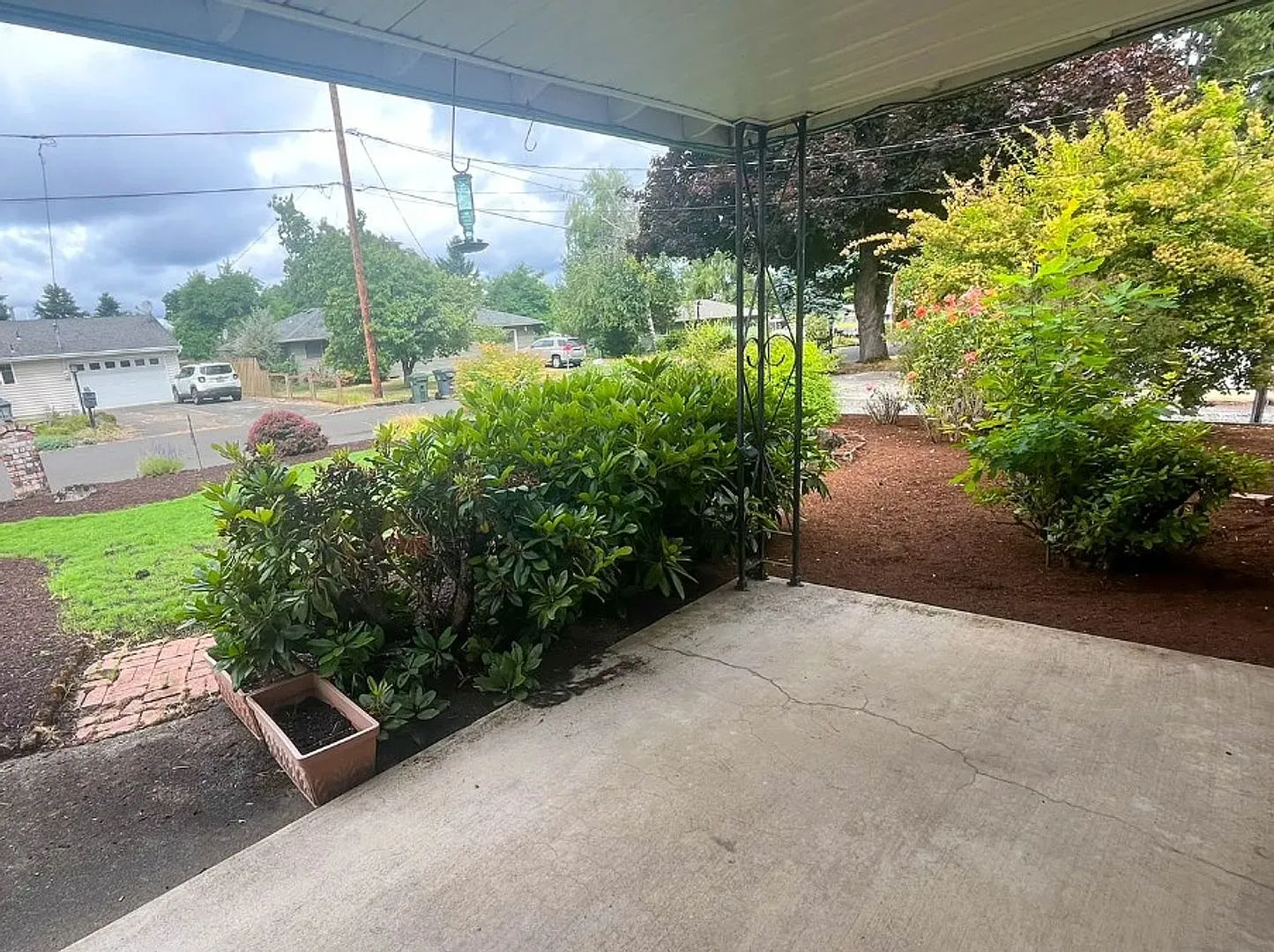 Charming Milwaukie Home in a Convenient Neighborhood — Photo 3