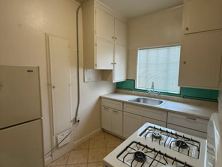 2114 16th St #6 — Photo 11