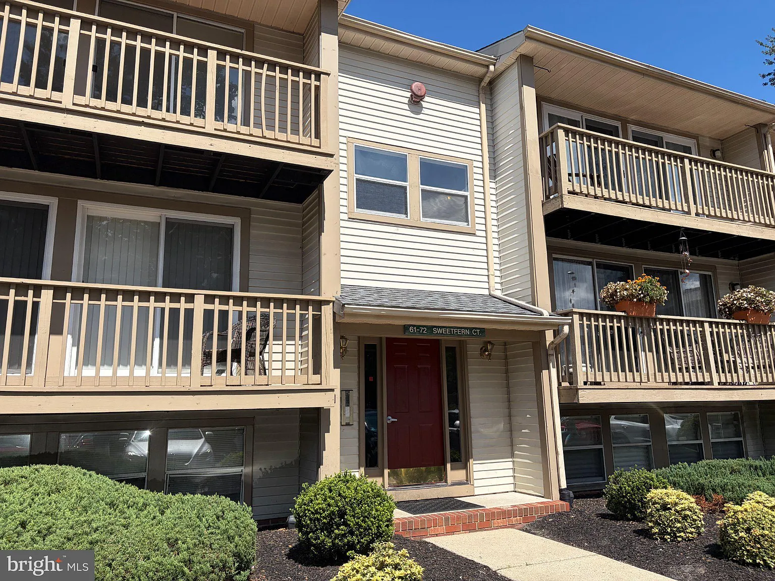 2 bed, 1.0 bath, 1000 sqft, $2,000 — Photo 2