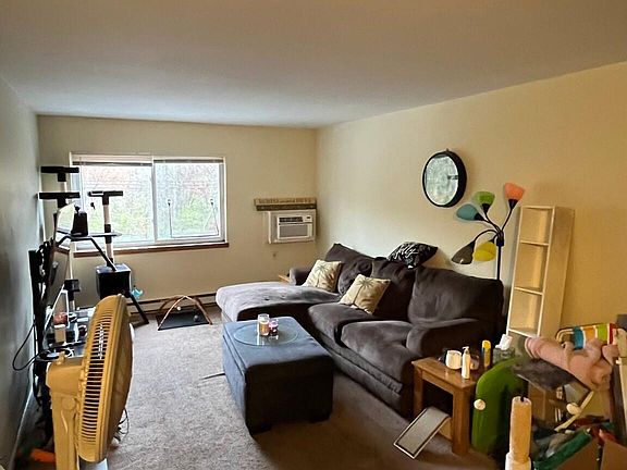 4th image of 65 Mayflower Ave #1