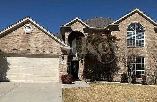 4 bed, 2.5 bath, 2615 sqft, $3,195 — Photo 1