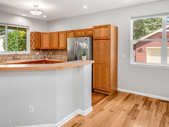 4th image of 30 Mayer St