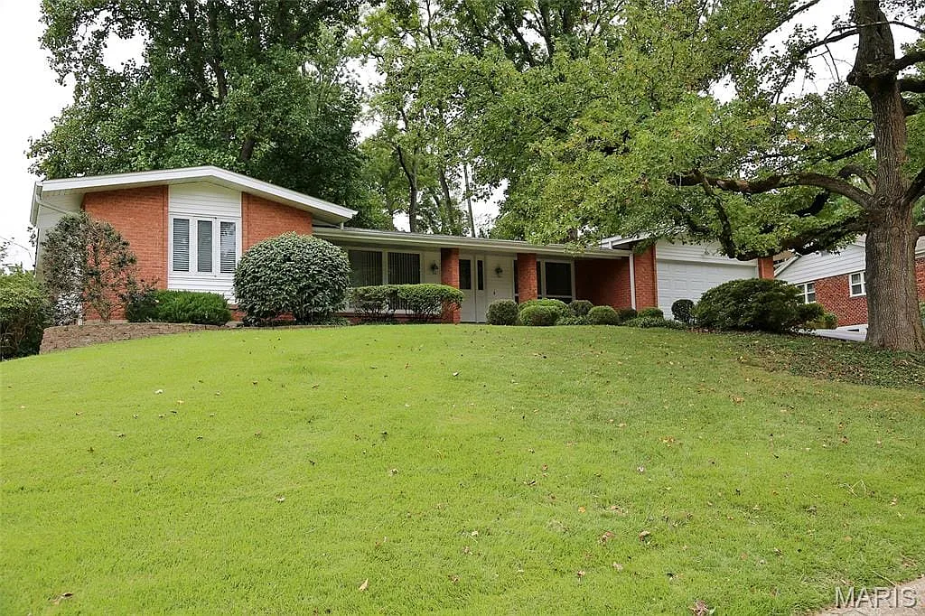 3 bed, 2.0 bath, 1761 sqft, $2,600 — Photo 1