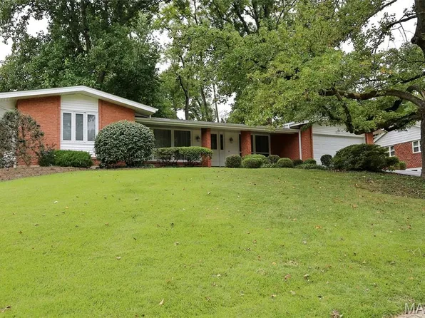38 Forestvale Dr, Chesterfield, MO 63017