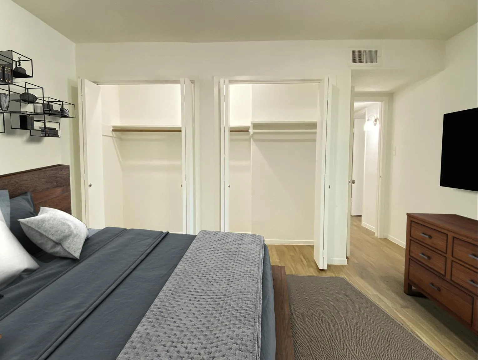 Pine Ridge Apartments — Photo 4