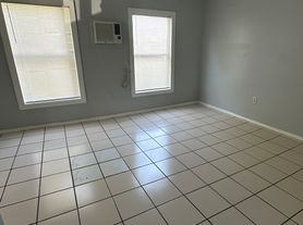 2331 W Saint Louis St, Tampa, FL
