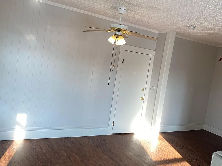 157 Massabesic St — Photo 6