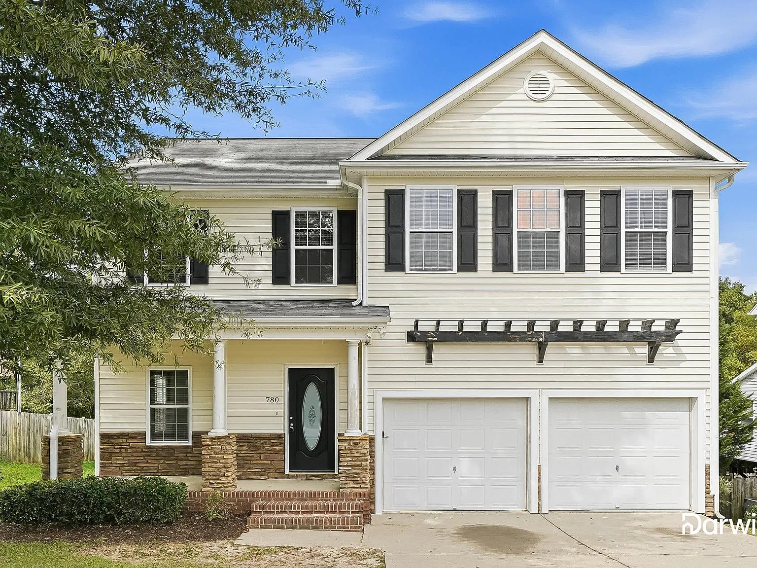4 bed, 2.5 bath, 2266 sqft, $2,070 — Photo 1
