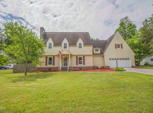 121 Heritage Dr, Oak Ridge, TN 37830