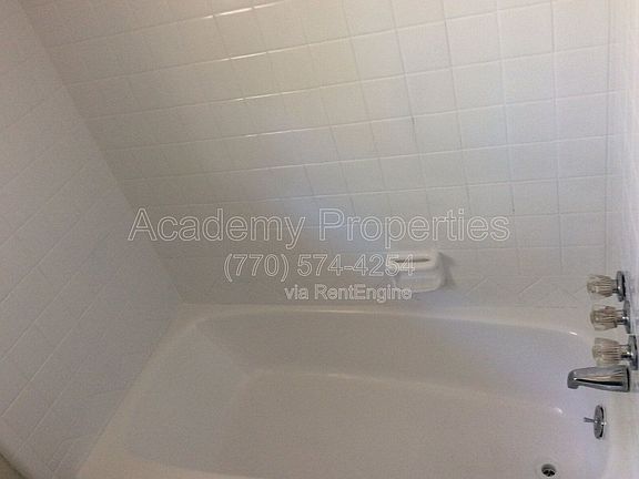 5th image of 80 Homestead Pl