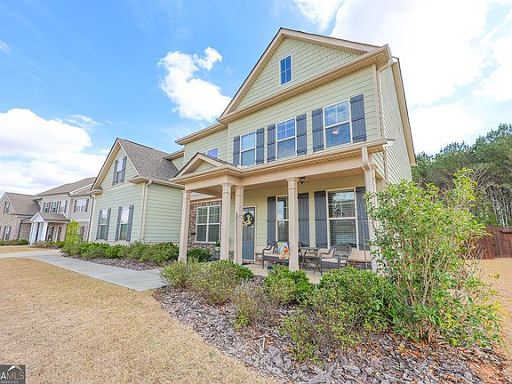 2nd image of 414 Lakeview Way