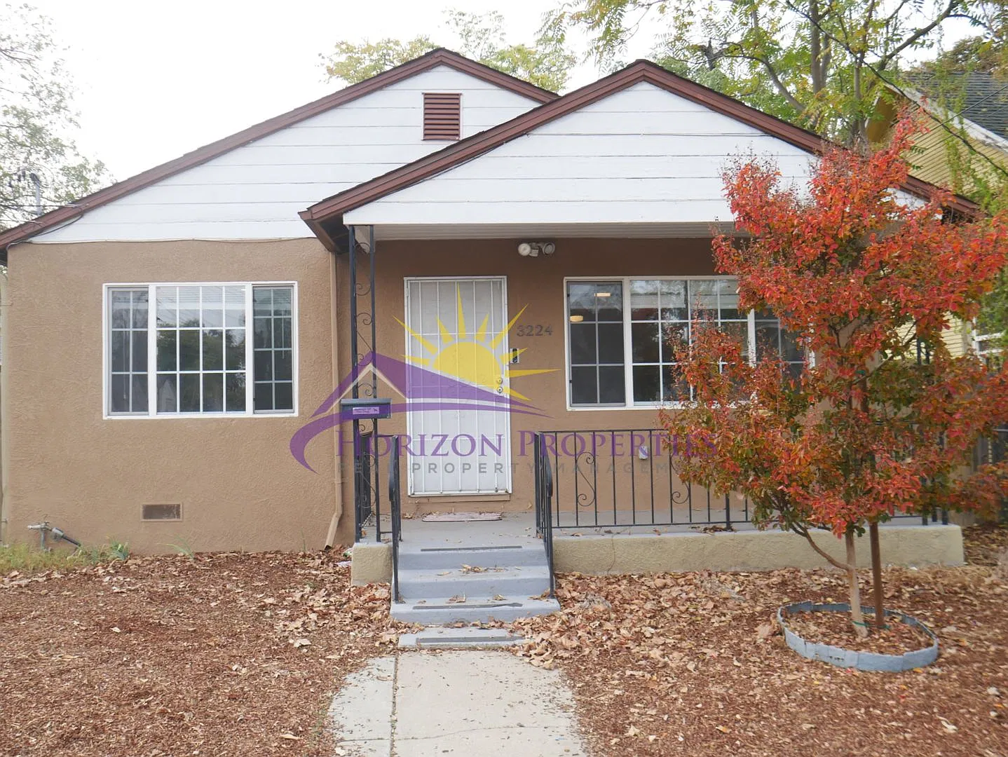 Remodeled 3 Bed 1.5 Bath 1,134 sqft home in Oak Park — Photo 2