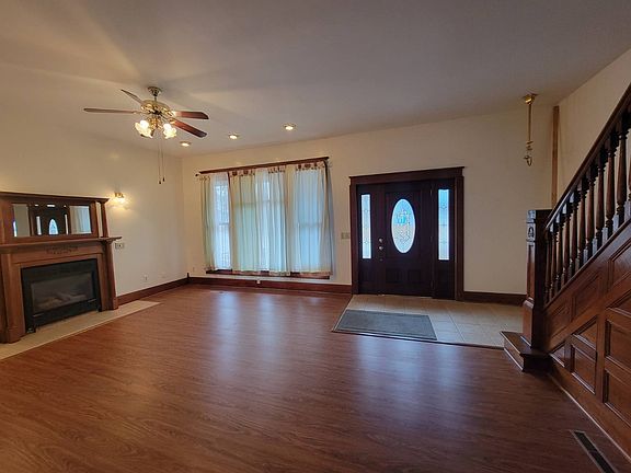 5th image of 603 9th St