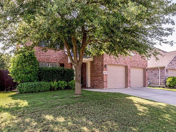 3rd image of 15760 Landing Creek Ln