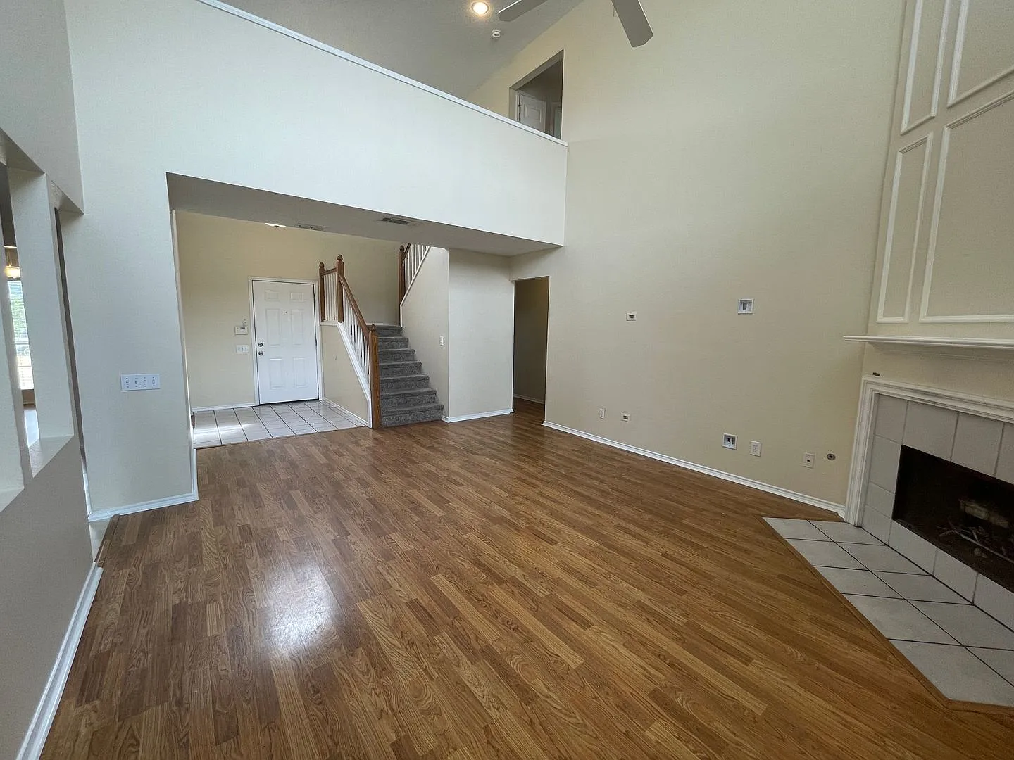 Stunning 4BR/2.5BA South Fort Worth Gem with Sun Room & 2-Car Garage! — Photo 4
