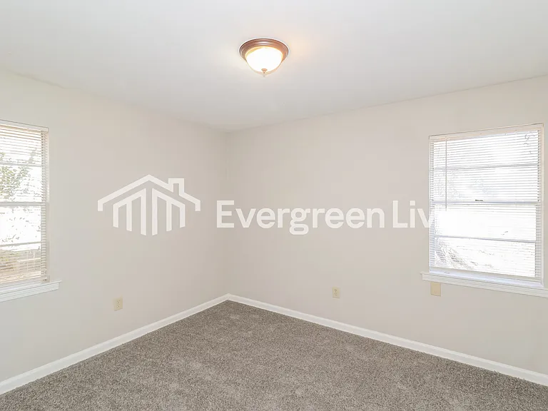 3404 Renault St — Photo 10