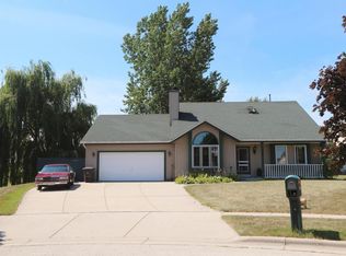 545 Baron Rd, Mukwonago, WI 53149