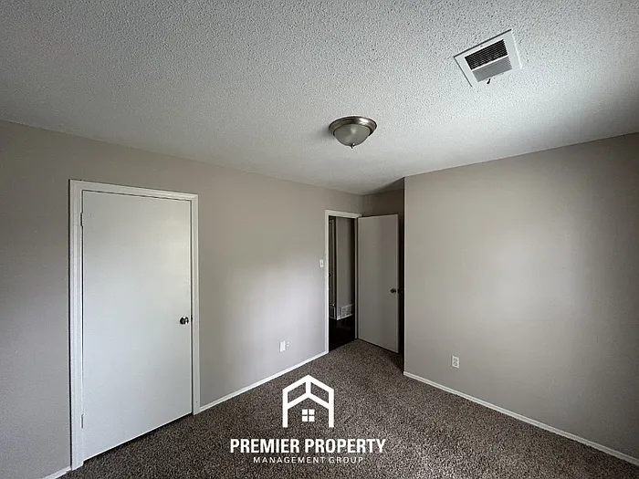 3780 Southbrook Dr — Photo 16
