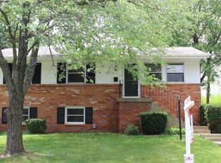 1051 S Ironwood Rd, Sterling, VA 20164