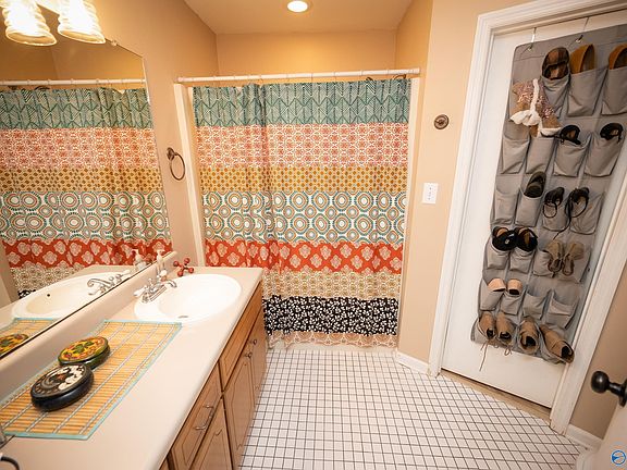 5th image of 210 Cypress Creek Dr